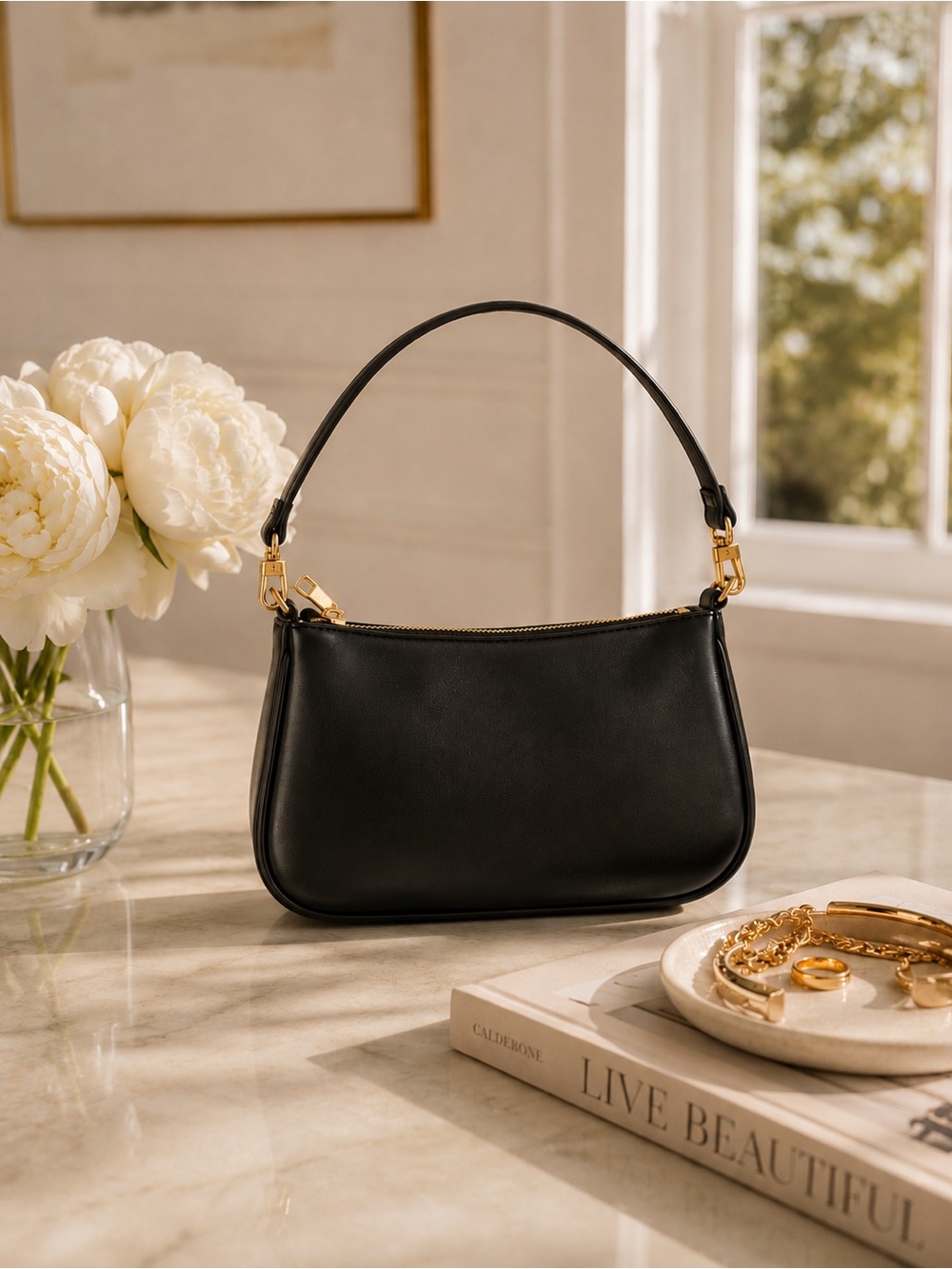 Black shoulder bag purse NWOT with gold hardware and detachable strap